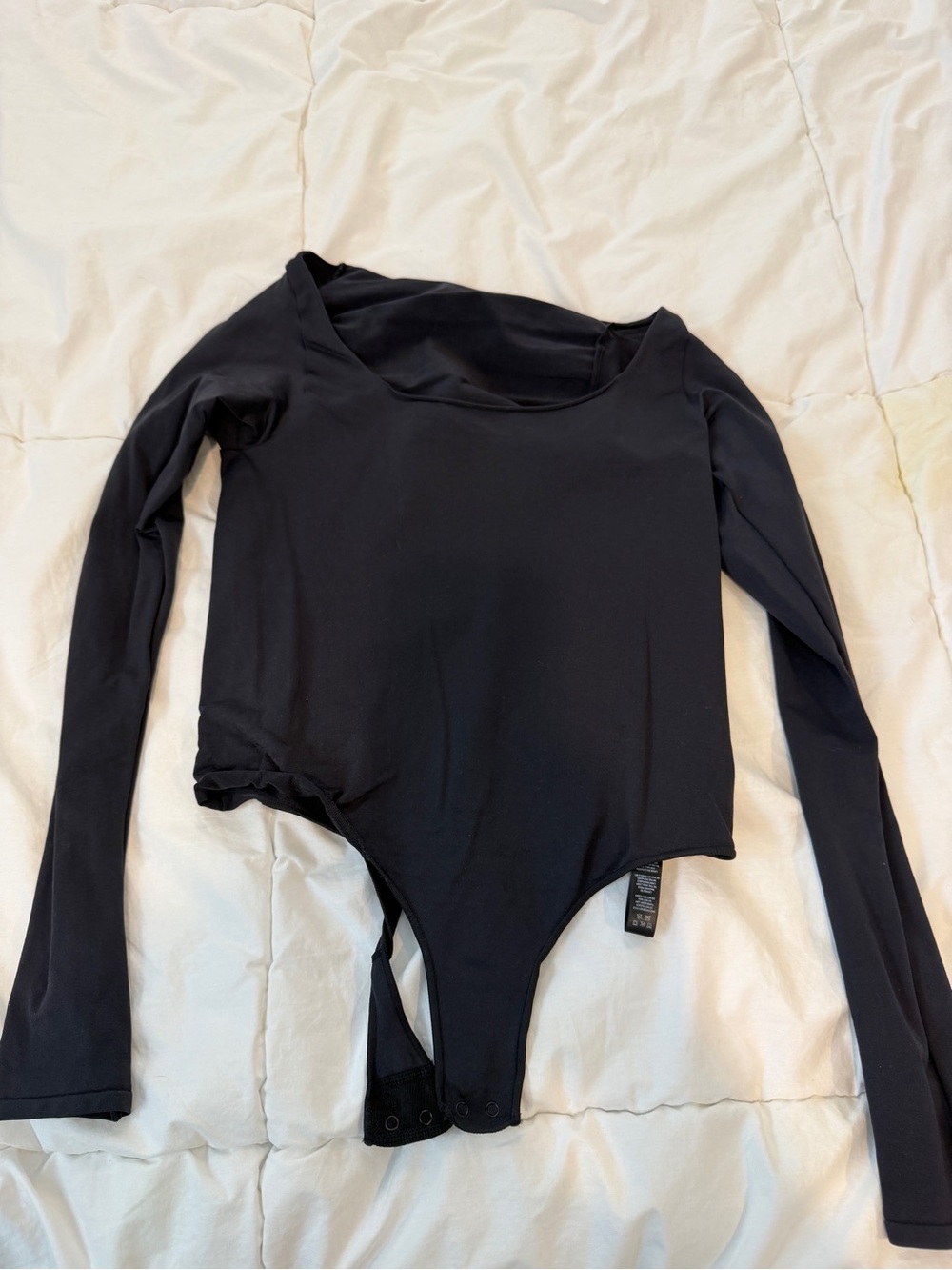 SKIMS scoopneck essential long sleeve black bodysuit